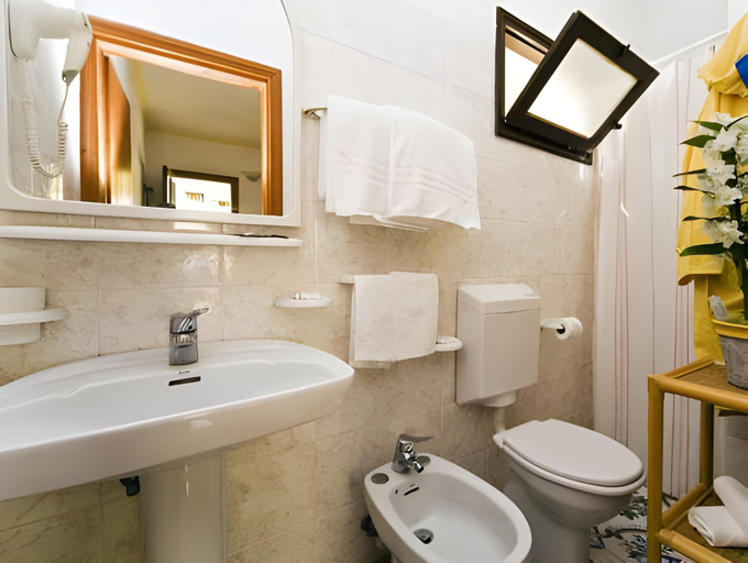 Bathroom 4, Le Canne Family Resort & Spa, Napoli