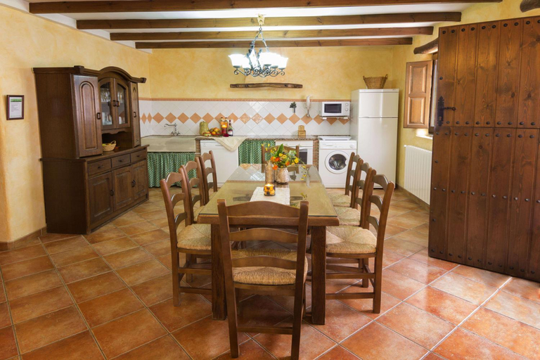 Food & Drinks 3, casa familiar matasiete - with swimming pool, Almería