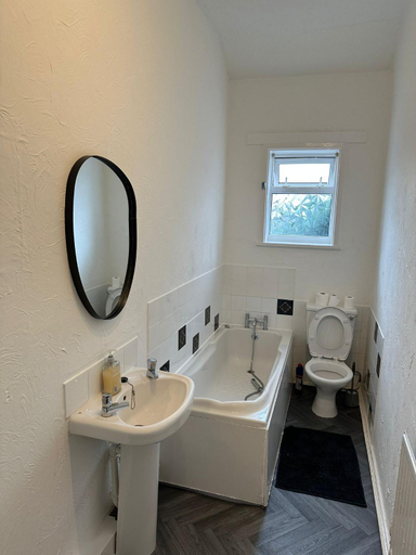 Bathroom 2, Entire house in Westoughton, Bolton