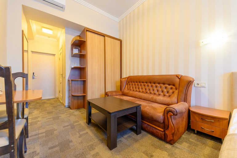 Others 5, Persian Palace Hotel, Obolons'kyi