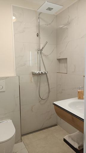 Bathroom 5, Schlosshotel Wilhelmsthal, Kassel