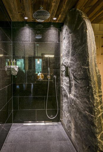 Bathroom 3, mama thresl, Zell am See