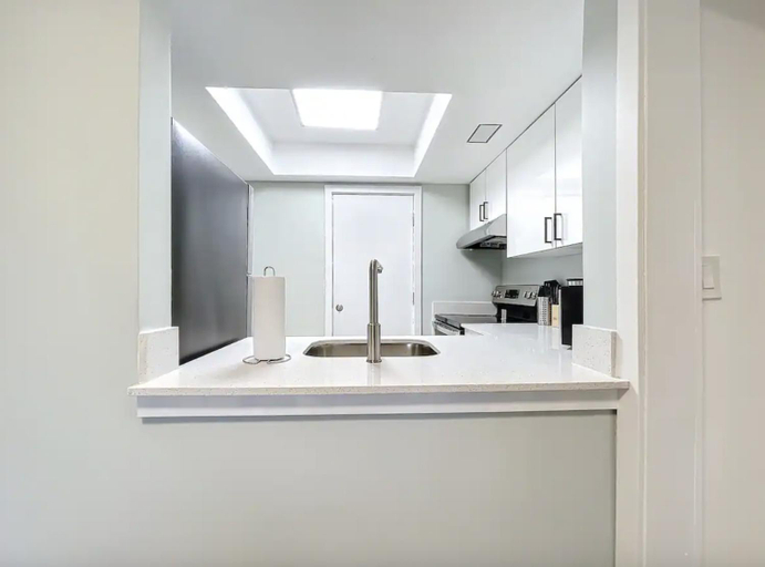 Kitchen, Cordova Arms By Rocketstay, Broward