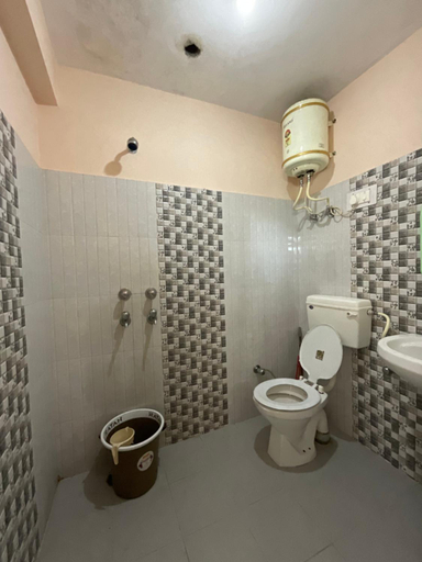 Bathroom 4, Sweet Dreams, Kangra