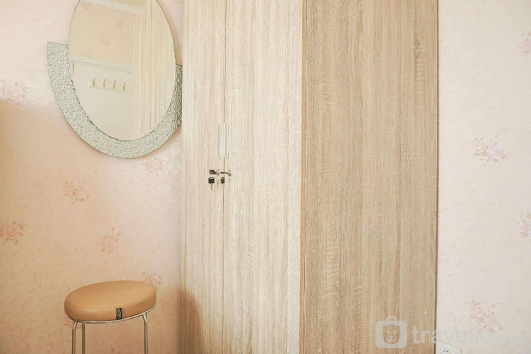 Bathroom 3, Comfort 2BR Green Pramuka City Apt By Travelio, Central Jakarta