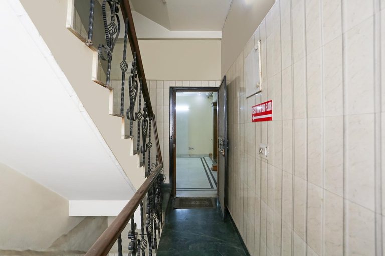 Public Area 2, Swastik residency PaschimVihar by twamev, Delhi
