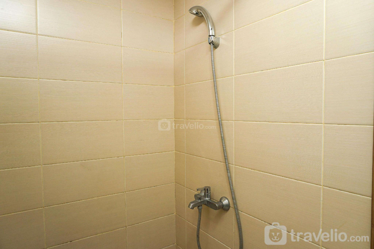 Bathroom 3, Wonderful 2BR at Belmont Puri By Travelio, West Jakarta
