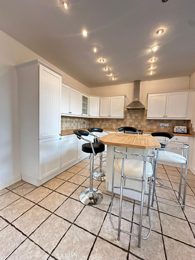 Others 4, Entire house in Westoughton, Bolton
