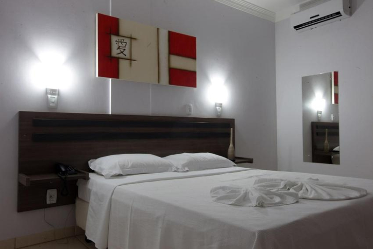 Others 4, Augustu's Hotel, Altamira