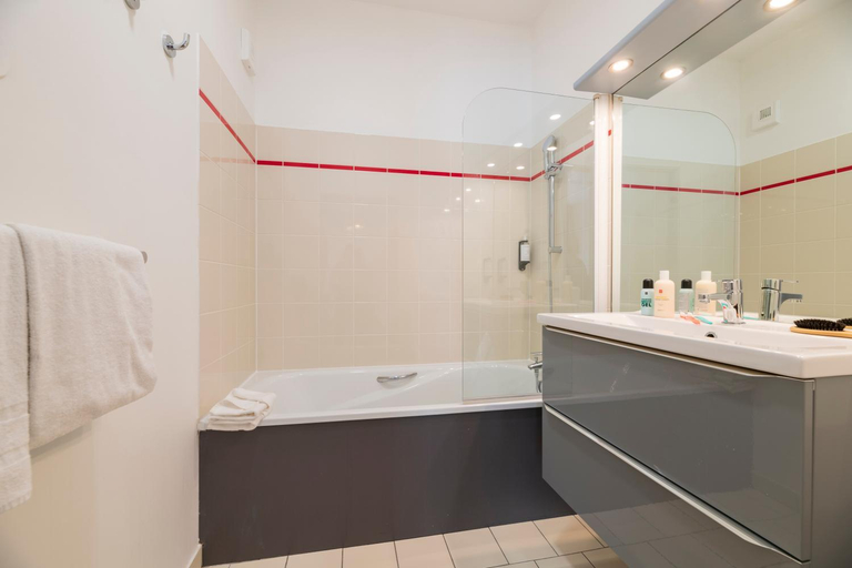 Bathroom 4, Cerise Chatou, Yvelines
