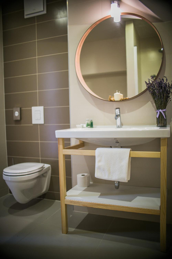 Bathroom 4, Imola Udvarhaz Hotel, Eger