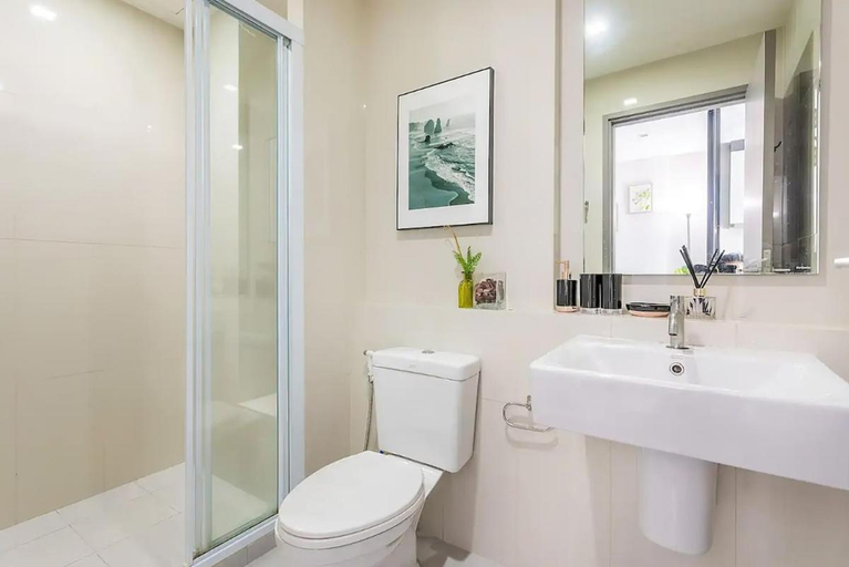 Bathroom 3, Pattaya Central Beach Apartment, Pattaya