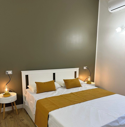 Room 4, Binario 73, Napoli