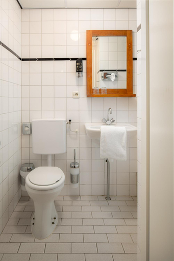 Bathroom 4, Hotel de Korenwolf, Gulpen-Wittem