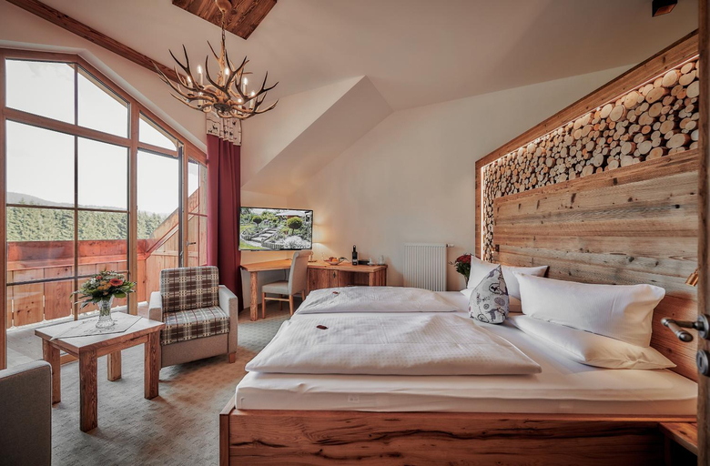 Bedroom 3, Wellness & Naturhotel Tonihof, Regen