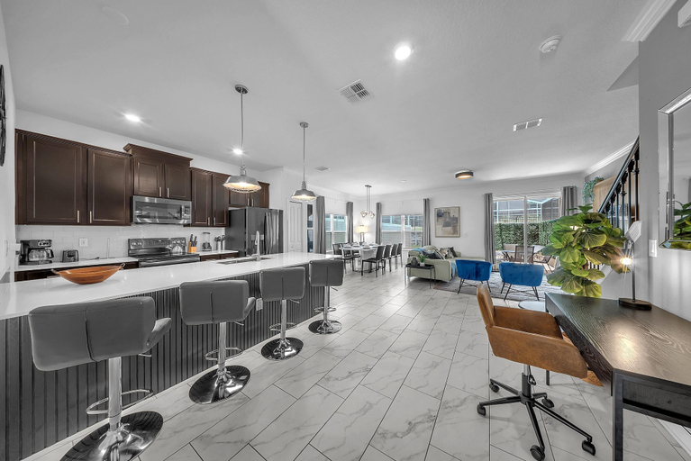 Food & Drinks, 1010 SS - Modern Comfort Oasis, Osceola