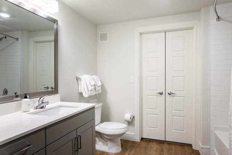 Bathroom 3, Kasa Greenville Dallas, Dallas