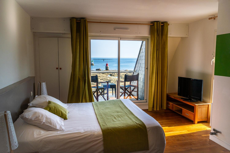 Bedroom 2, Le Poisson d'Avril, Finistère