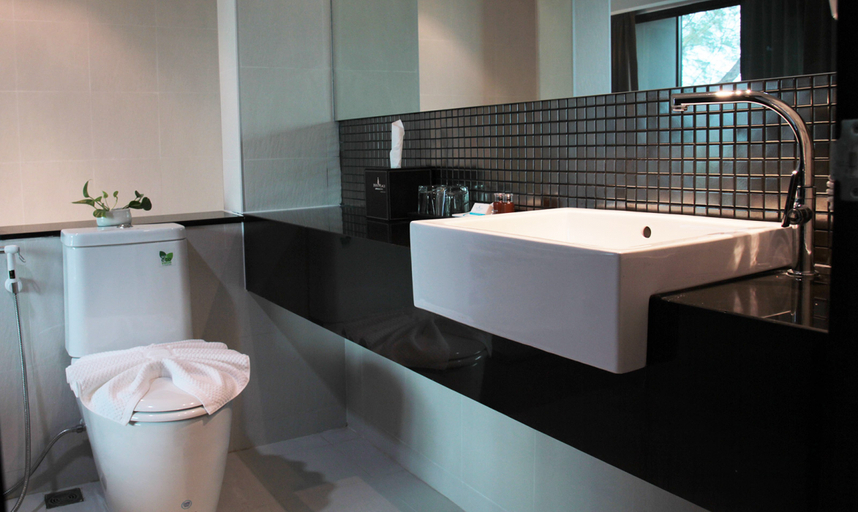 Bathroom 4, Inn Residence Serviced Suites, Pattaya