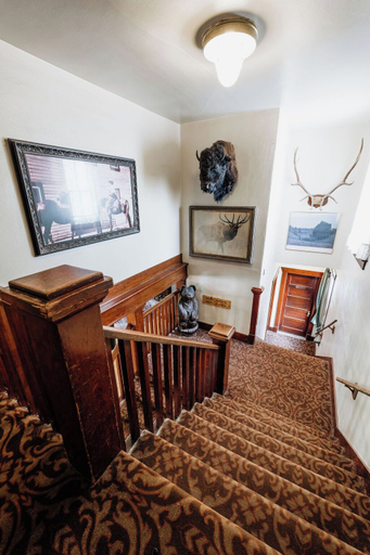 Interior 4, Chico Hot Springs Resort & Day Spa, Park