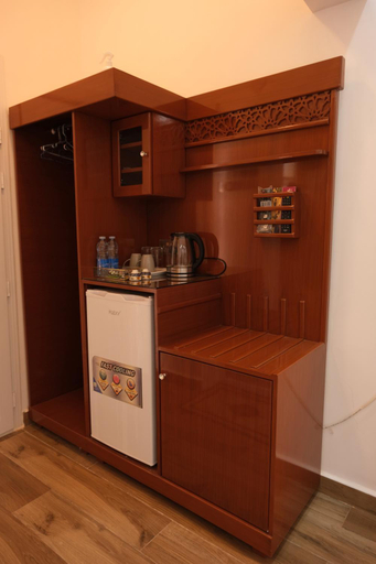 Others 3, Alshuruq Stay, Al Hamra