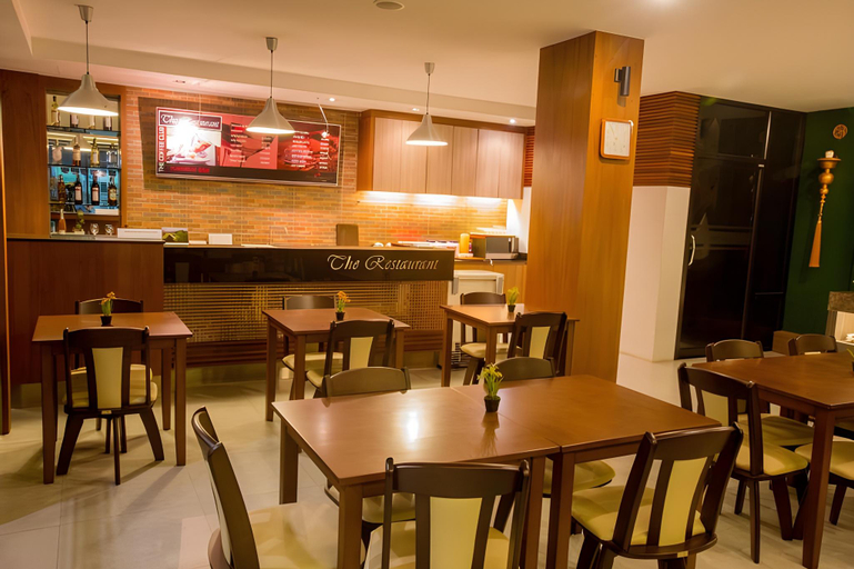 Food & Drinks 5, Inn Residence Serviced Suites, Pattaya