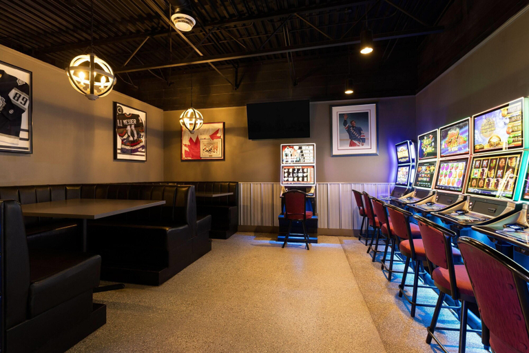 Food & Drinks 4, Travelodge by Wyndham Grande Prairie, Division No. 19