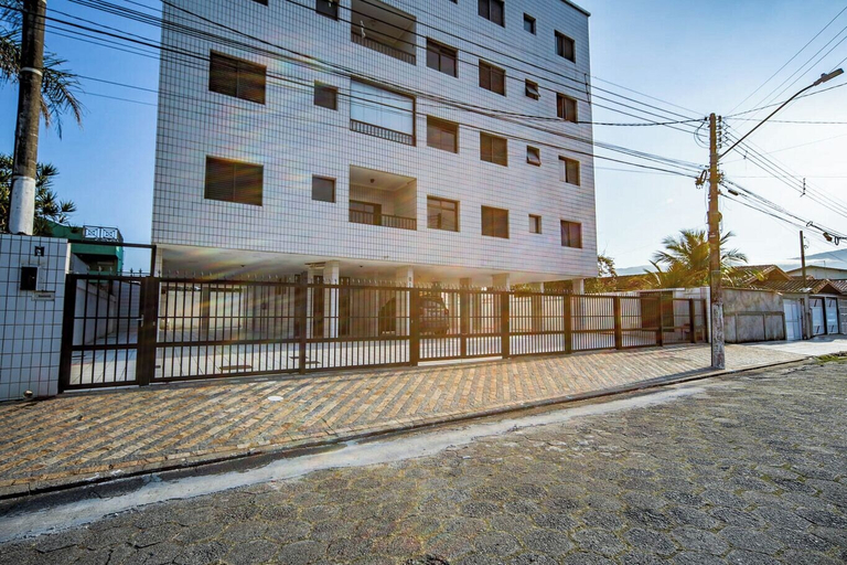 Room 4, Apto pet Friendly com Garagem a 100m do mar, Praia Grande