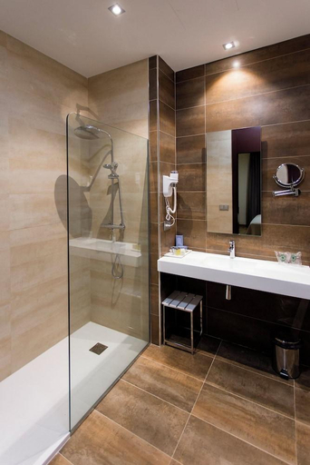 Bathroom 5, Hotel Puente de Alconetar, Cáceres