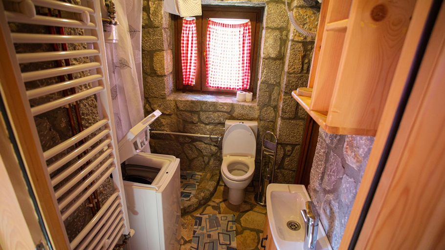 Bathroom 3, BB Etno House