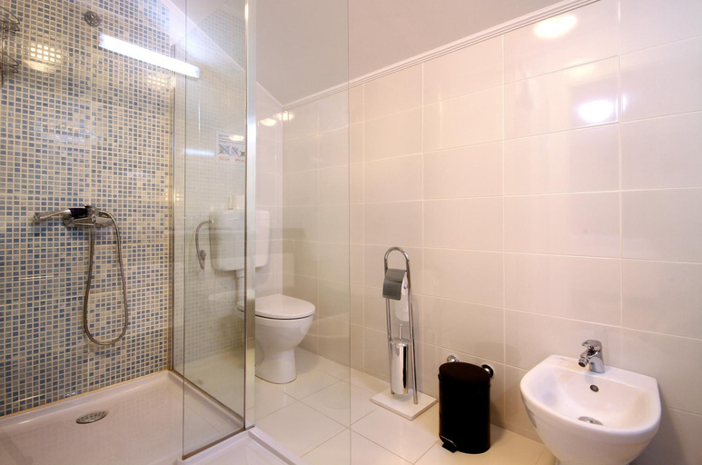 Bathroom 5, Hotel Aruba