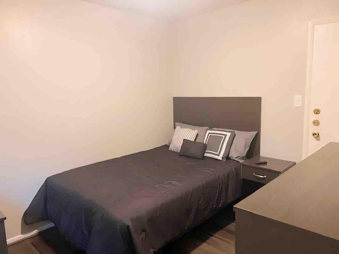 Bedroom 5, National Avenue Hotel, Milwaukee