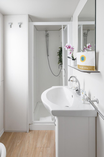 Bathroom 5, Club del Sole Spina Family Collection, Ferrara