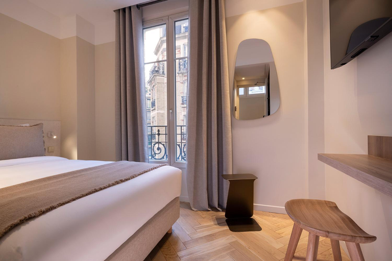 Facilities 4, Sweet Hotel, Paris