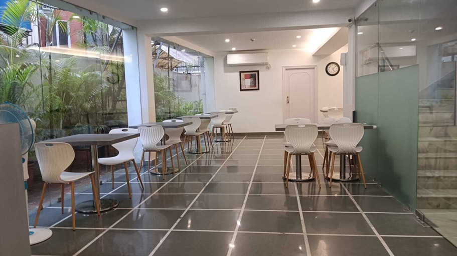 Food & Drinks 4, The Residency, Kolkata