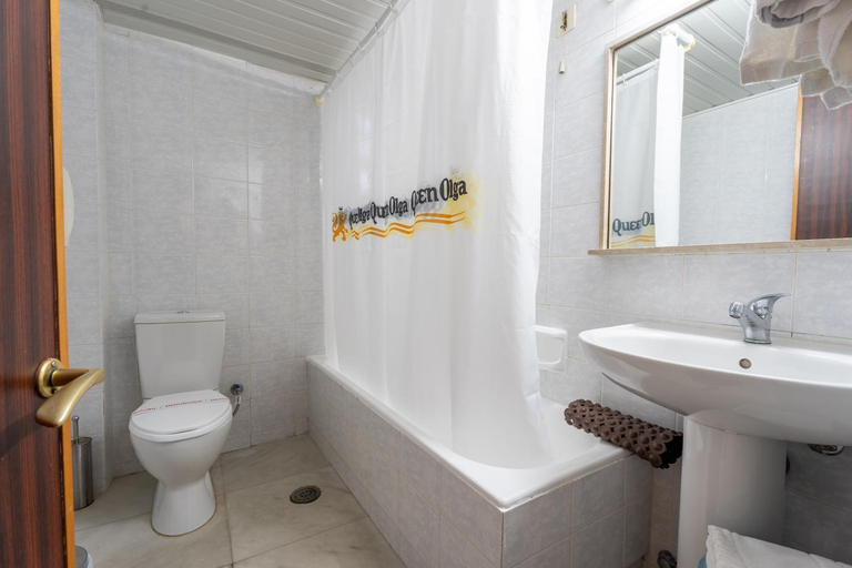 Bathroom 3, Queen Olga Hotel, Central Macedonia