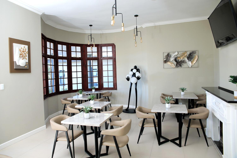 Food & Drinks, Positano Boutique Hotel, Chris Hani