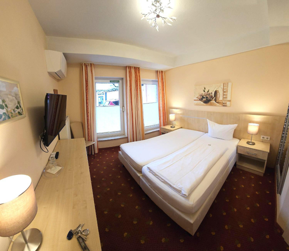 Bedroom 3, Hotel Altes Weinhaus, Neustadt an der Weinstraße