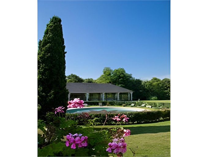 Swimming pool 4, Abbaye De Villeneuve, Loire-Atlantique