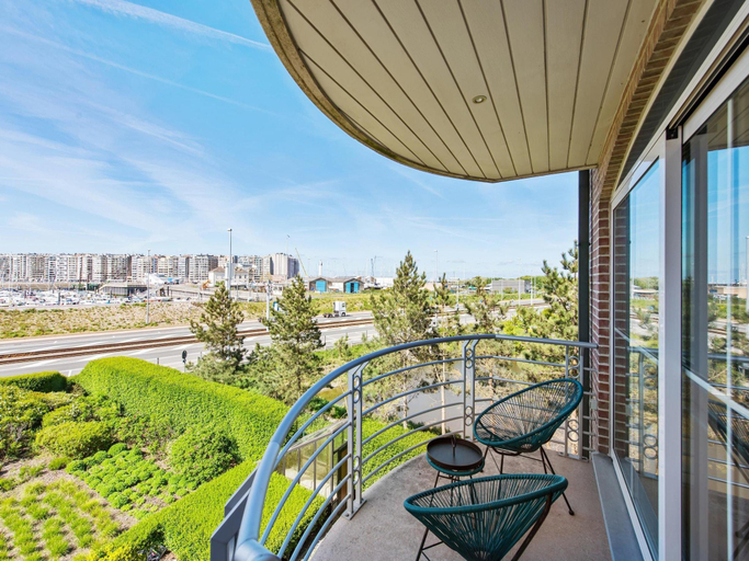 Others 2, Castle apartment with view, West-Vlaanderen