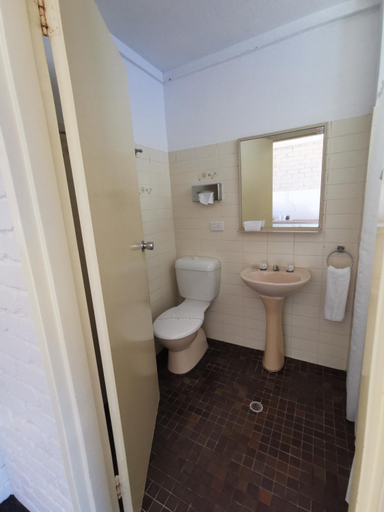 Bathroom 4, Aquajet, Coffs Harbour - Pt A