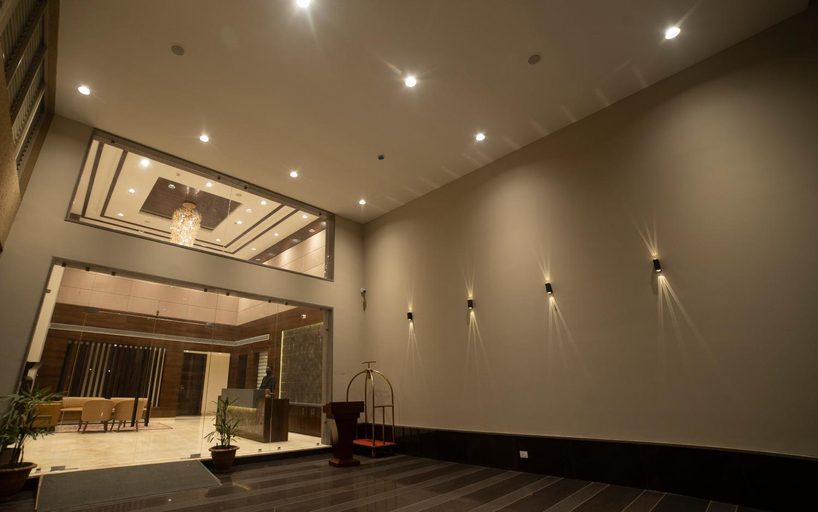 Public Area 2, Hotel Rajhans Abhinandan, Bhopal