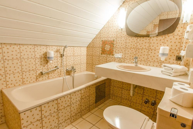 Bathroom 3, Hotel Baren, Feldkirch