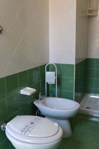 Bathroom 3, Palazzo Nari, Latina
