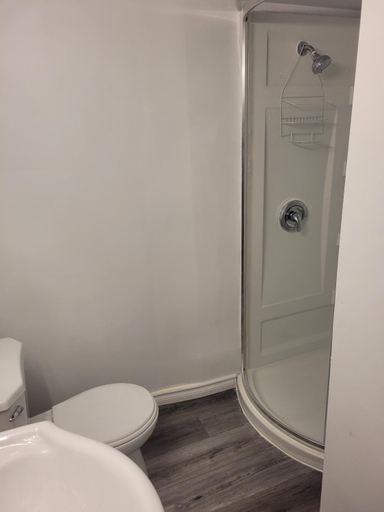 Others 2, Adorable Studio Basement Suite in South Barrie, Simcoe