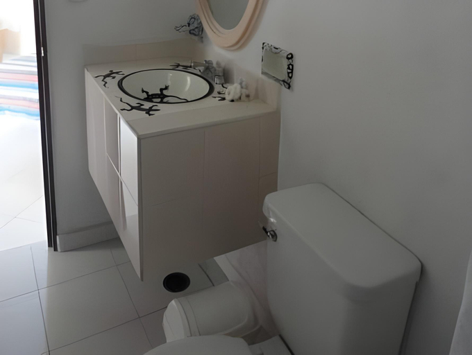 Bathroom 4, Hotel Bahia Huatulco, Dist. Pochutla