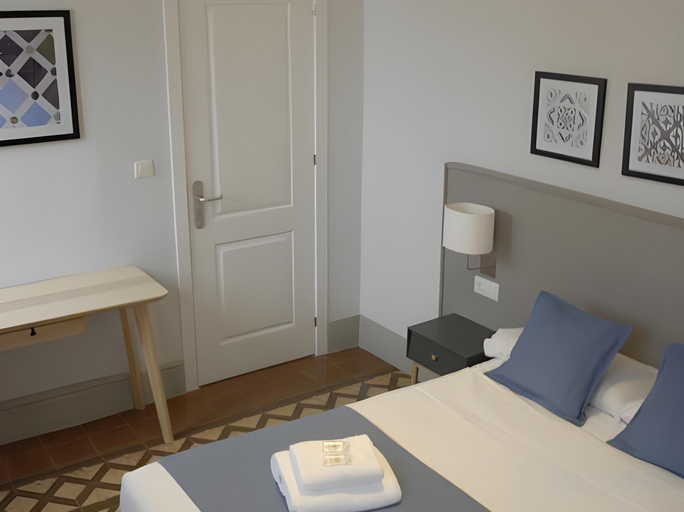 Bedroom 2, La Perla Granada Suites, Granada