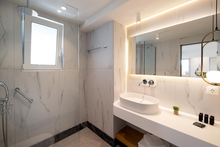 Bathroom 3, White Swan, Crete