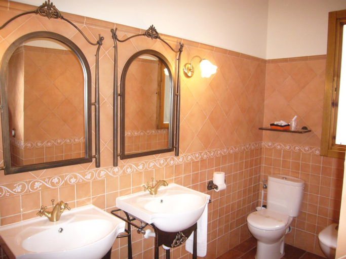 Bathroom 4, Hotel La Parra, Teruel
