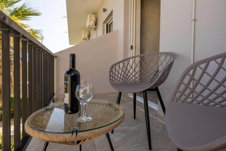 Others 5, Iviskos - Adults Only, Ionian Islands